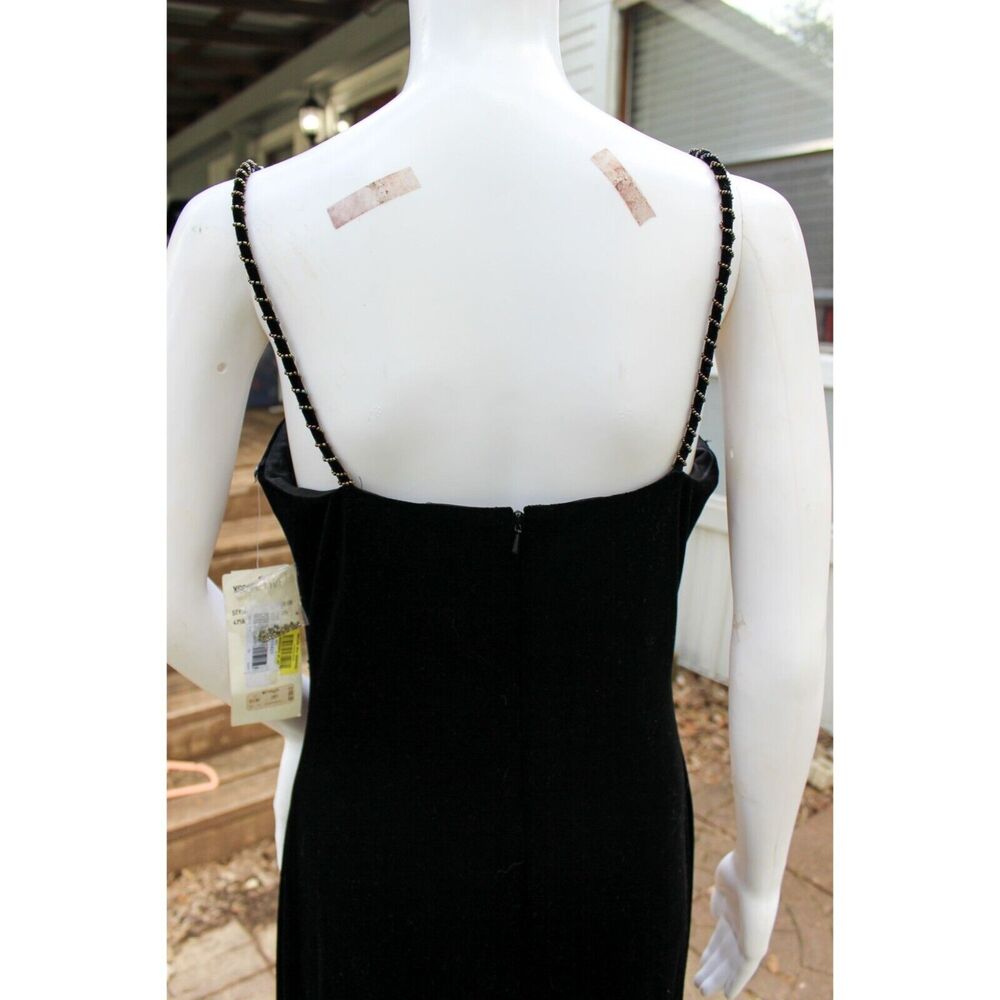 Xscape By Joanna Chen Black Evening Gown With Beaded Floral Design Size 10 - Picture 11 of 16